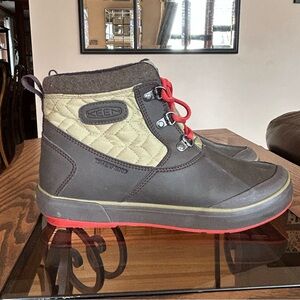 Women’s Keen Belleterra Sz 8 waterproof ankle boots